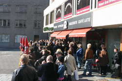 A good crowd loiters
