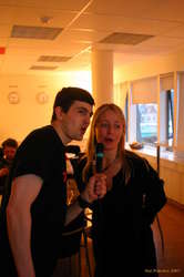 Björn and Esther sing together
