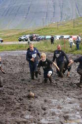 Viða chases the ball
