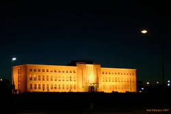 HÍ at night
