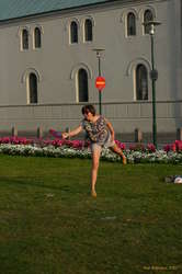 Nicky throws
