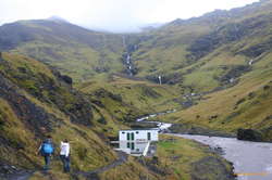 Walking to Seljavallalaug
