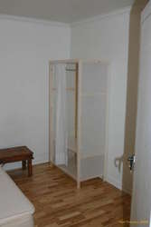Bed right
