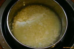 Yes, the curd sinks
