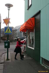Window cleaning on Grófin
