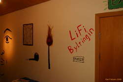 Wall left
