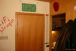 Wall right
