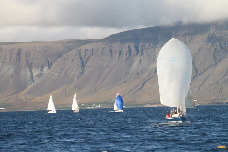 Steaming downwind
