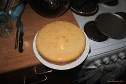 Lemon cake is tasty