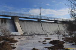 Snow on the weir