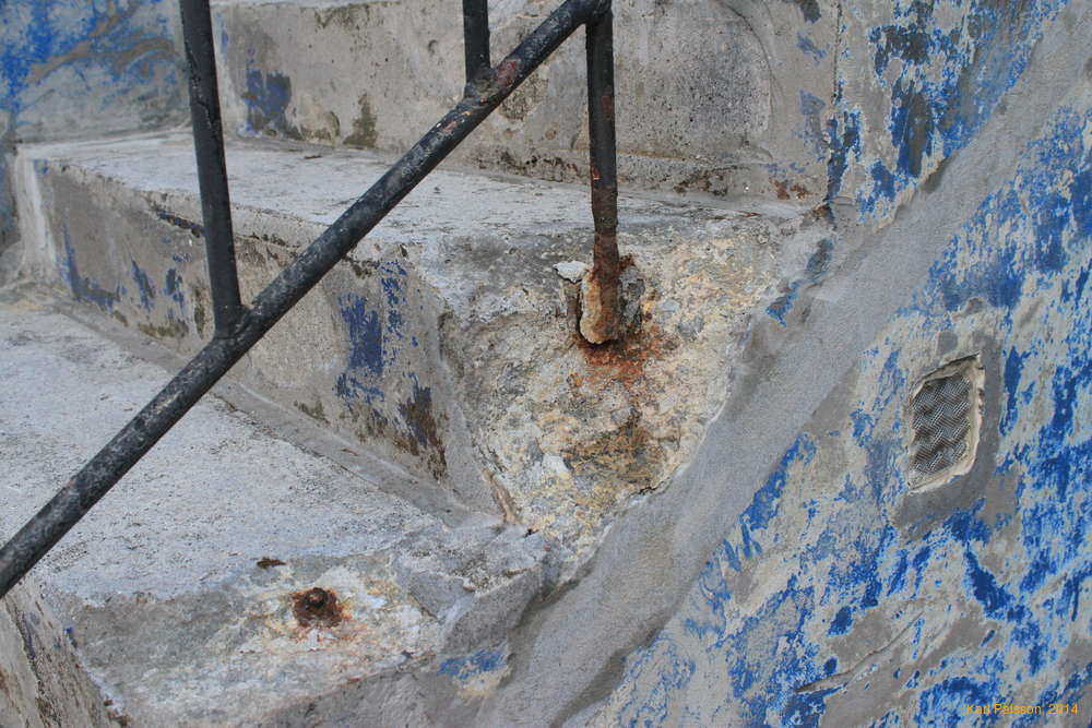 Old handrails to go